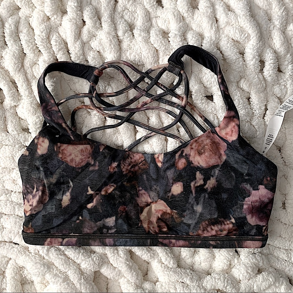 Lululemon sports bra